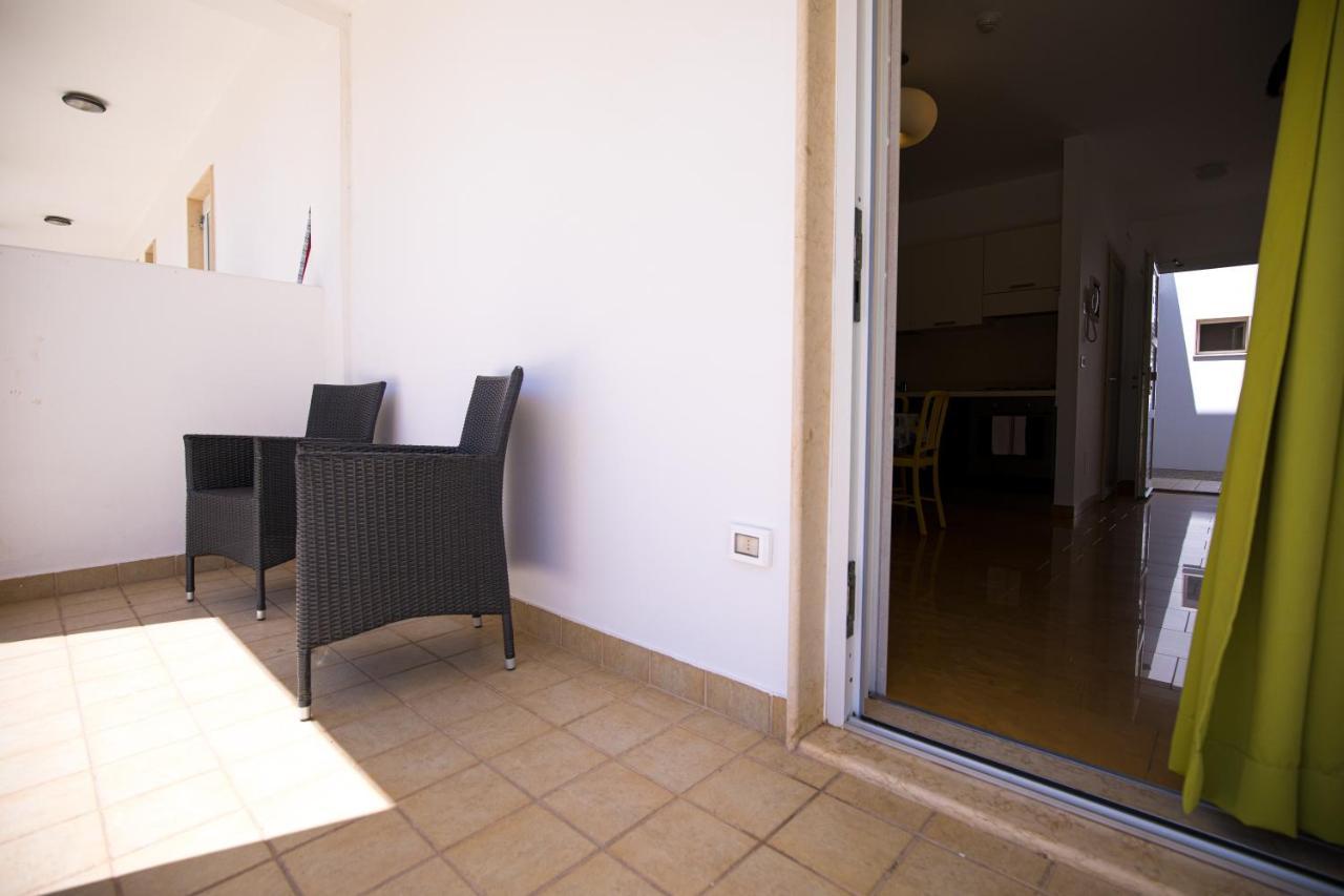Donnosanto Residence Torre Santa Sabina Exterior photo